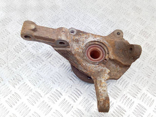 кулак поворотный левый Nissan Primastar 1 поколение 2004