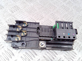 блок предохранителей Mercedes-Benz E-Класс W211/S211 2005, A2115452301