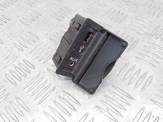 разъем AUX / USB Renault Laguna 3 поколение 2010, 1.5 л., дизель, универсал, 280230002R