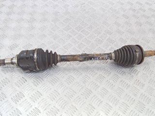 полуось передняя левая (приводной вал, ШРУС) Toyota Auris 1 поколение 2009, 1.4 л., дизель