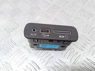 разъем AUX / USB Dodge Challenger 3 поколение [2-й рестайлинг] 2016, 68206384AC