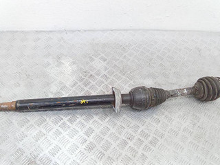 полуось передняя правая (приводной вал, ШРУС) Mercedes-Benz A-Класс W176 2013, 2.0 л., бензин, АКПП