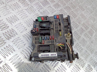 блок предохранителей Peugeot 307 1 поколение 2001, 9644038680