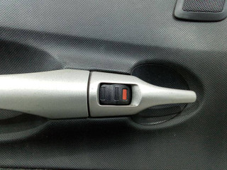 ручка внутренняя передняя левая Toyota Auris 1 поколение 2007