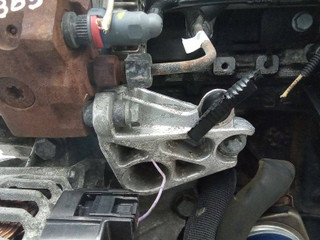 кронштейн ТНВД Renault Scenic 2 поколение 2006, 1.9 л., дизель, МКПП, 8200193773