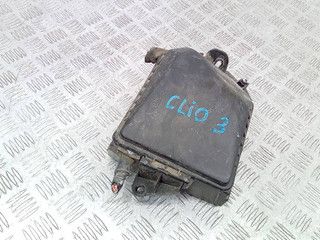 блок предохранителей Renault Clio 3 поколение 2008