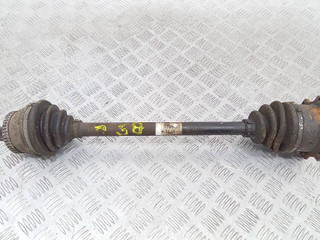 полуось передняя левая (приводной вал, ШРУС) Volkswagen Passat B5 2000