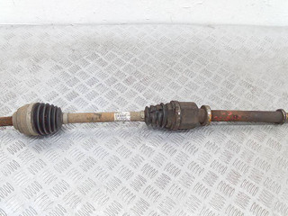 полуось передняя правая (приводной вал, ШРУС) Renault Clio 3 поколение 2008, 1.5 л., дизель, 8200499586