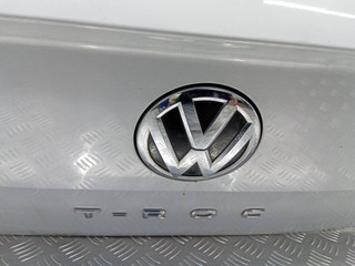 кнопка открытия багажника Volkswagen T-Roc 1 поколение 2019