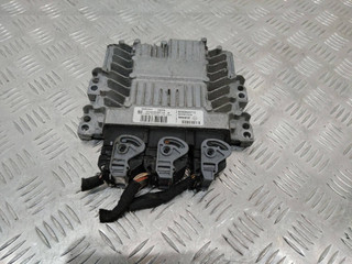 блок управления двигателем Renault Megane 3 поколение 2010, 1.5 л., дизель, МКПП, 8200843713