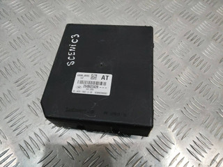 блок предохранителей Renault Scenic 3 поколение 2010, 284B62342R