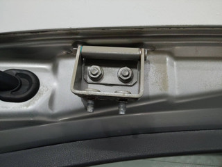 петля крышки багажника Nissan Qashqai 1 поколение 2007