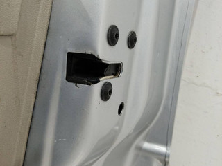 замок двери передней правой Jeep Commander 1 поколение 2006