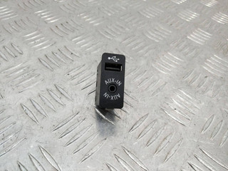 разъем AUX / USB BMW X5 F15 2015, 8410926660703