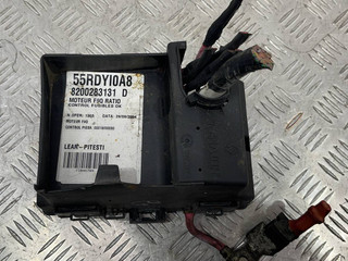 блок предохранителей Renault Laguna 2 поколение 2004, 8200283131D, 8200283131