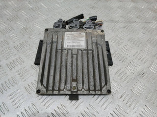 блок управления двигателем Renault Clio 2 поколение 2002, 8200212351