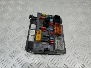 блок предохранителей Citroen C2 1 поколение 2007, 9664055480, L03