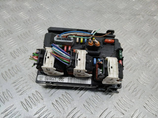 блок предохранителей Citroen C3 2 поколение 2011, 9667199680, R08