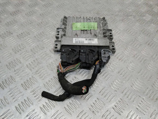 блок управления двигателем Renault Megane 3 поколение 2010, 1.5 л., дизель, МКПП, 237100777R