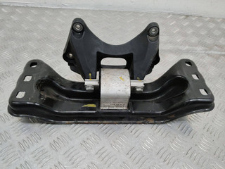 подушка крепления КПП Mercedes-Benz E-Класс W213/S213/C238/A238 2016, A2132401302