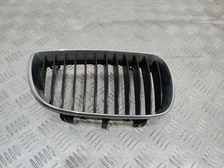 решетка радиатора BMW 1 серия E81/E82/E87/E88 2005, 511371286149