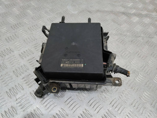 блок предохранителей Renault Megane 3 поколение 2010, 284B60008R