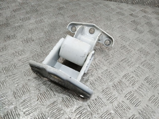 петля двери Renault Trafic 3 поколение 2015, 904101690R, 93867626