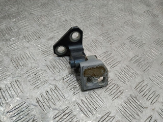 петля двери Volkswagen Jetta 5 поколение 2005