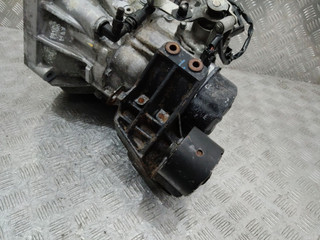 подушка крепления КПП Suzuki Swift 3 поколение 2010, 1.3 л., дизель