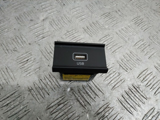 разъем AUX / USB Kia Sportage 4 поколение 2016, 96120D9600