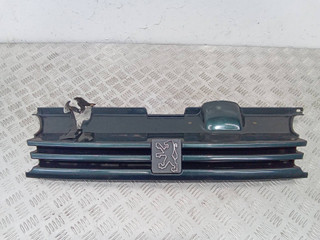 решетка радиатора Peugeot 405 1 поколение 1993, 9255588877