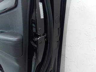 замок двери передней правой Kia Sorento 2 поколение 2009
