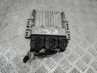 блок управления двигателем Renault Duster 1 поколение 2014, 1.5 л., дизель, 237104454R