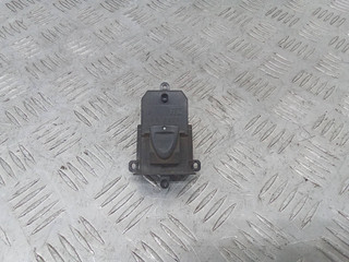 кнопка стеклоподъемника двери задней Honda Civic 8 поколение 2006, M31537