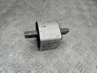 подушка крепления КПП Mercedes-Benz C-Класс W205/S205/C205 2017, A2052405100