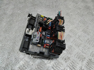 блок предохранителей Peugeot 308 T7 2009, 9664706280, R05