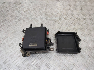 блок предохранителей Renault Megane 3 поколение 2009, 284B60008R