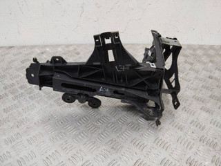 крепление фары правой BMW 7 серия F01/F02 2011, 7184160