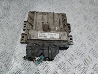 блок управления двигателем Renault Clio 4 поколение 2012, 237103606R
