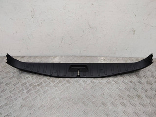 накладка внутренняя на заднюю панель кузова BMW X3 E83 2006, 7049045