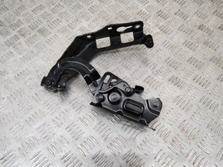 петля капота правая Mercedes-Benz C-Класс W205/S205/C205 2016, A2058800928