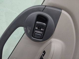 ручка внутренняя передняя левая Nissan Cabstar F24 2015