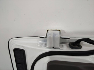 петля двери Nissan Cabstar F24 2015