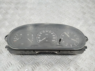 щиток приборов (приборная панель) Renault Megane 1 поколение 1998, 215781612