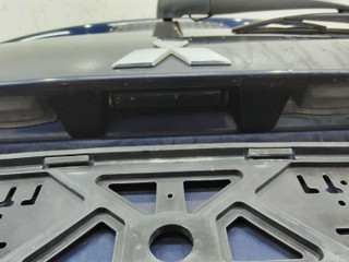 Кнопка открытия багажника ( в составе крышки багажника) Mitsubishi Outlander 2 поколение 2009