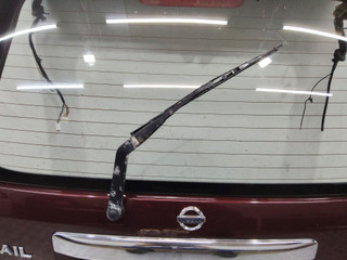 щеткодержатель задний Nissan X-Trail T30 2004