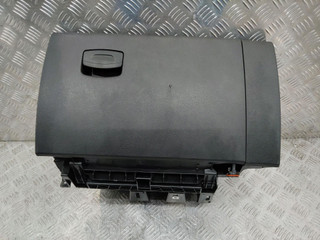 бардачок Renault Kadjar 1 поколение 2018, 685005747R