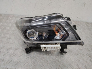 фара правая Nissan Navara D23 2021