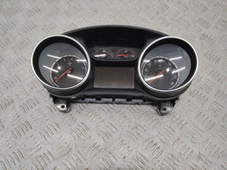 щиток приборов (приборная панель) Opel Insignia 2 поколение (B) 2017, 39113828, 175597137