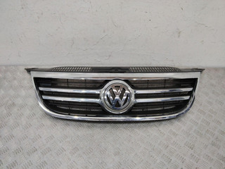 решетка радиатора Volkswagen Tiguan 1 поколение 2011, 5N0853653A